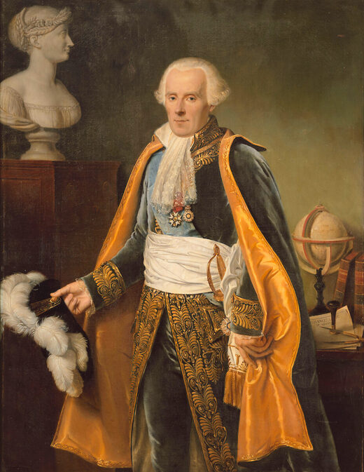 Portrait peint d'un homme âgé aux cheveux blancs, en habit officiel bleu brodé d'or et manteau orange, debout près d'un buste antique et d'un globe.