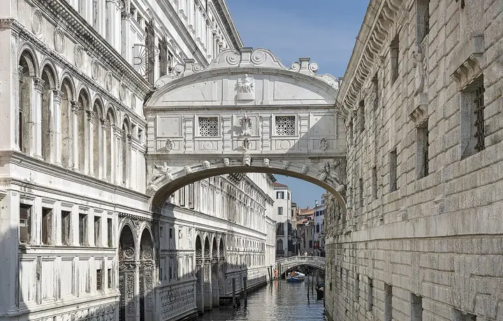 Le pont des Soupirs.